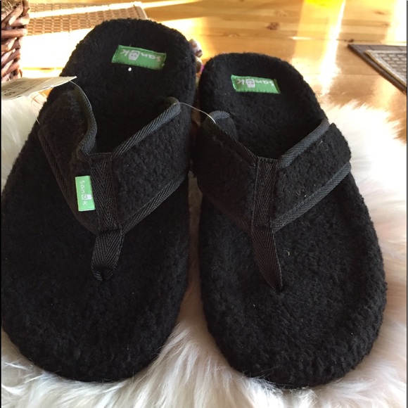 sanuk fuzzy flip flops